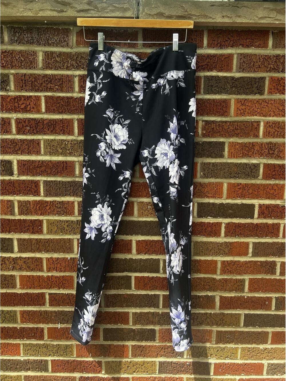 Athletech Black and White Floral High Rise Athletic Leggings